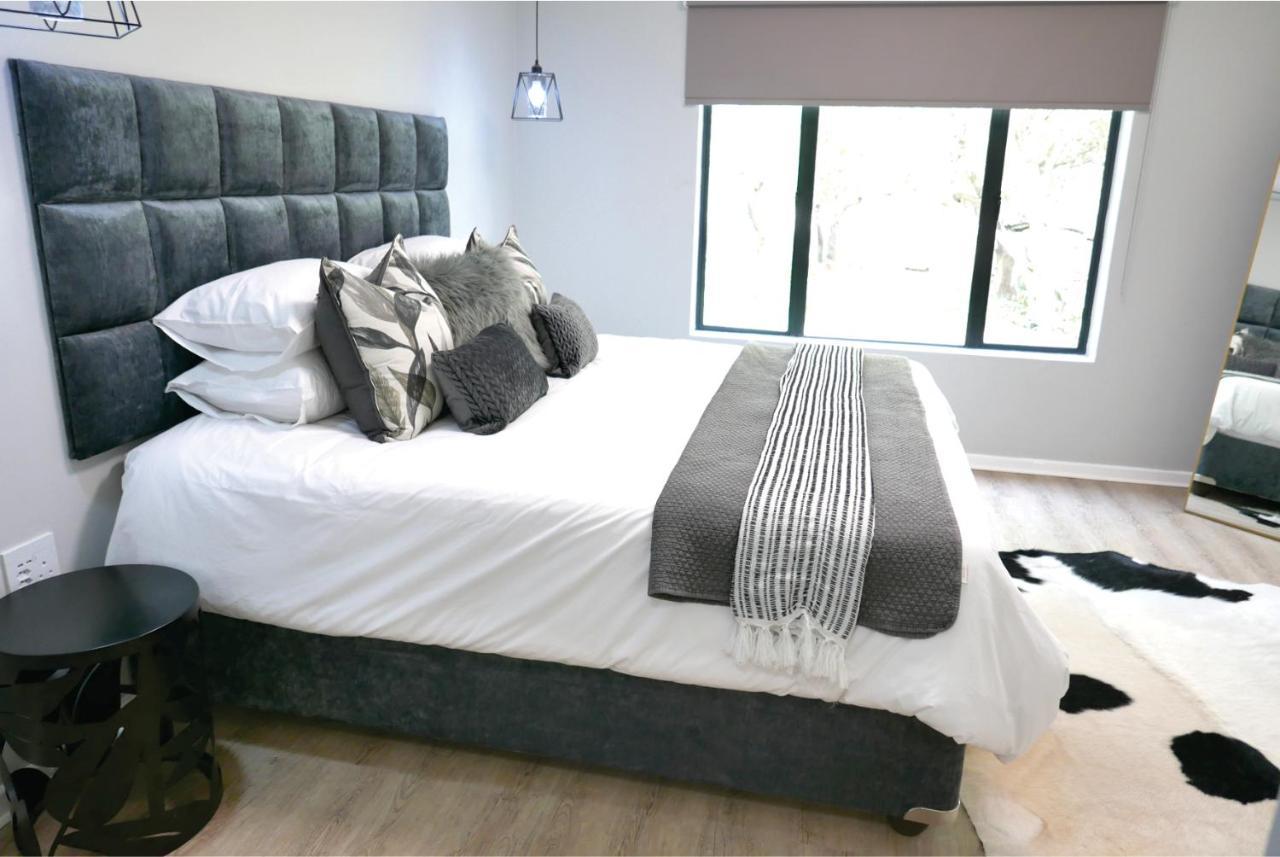 Waterside Cottages & Villas - Self Catering Γκαμπορόνε Εξωτερικό φωτογραφία